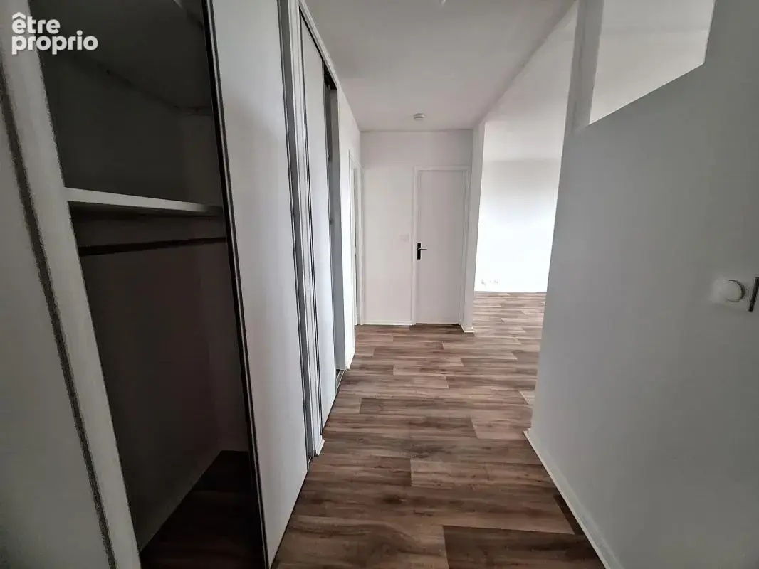Trappes centre – appartement t3 rénové avec balcon – proche gare - photo 4