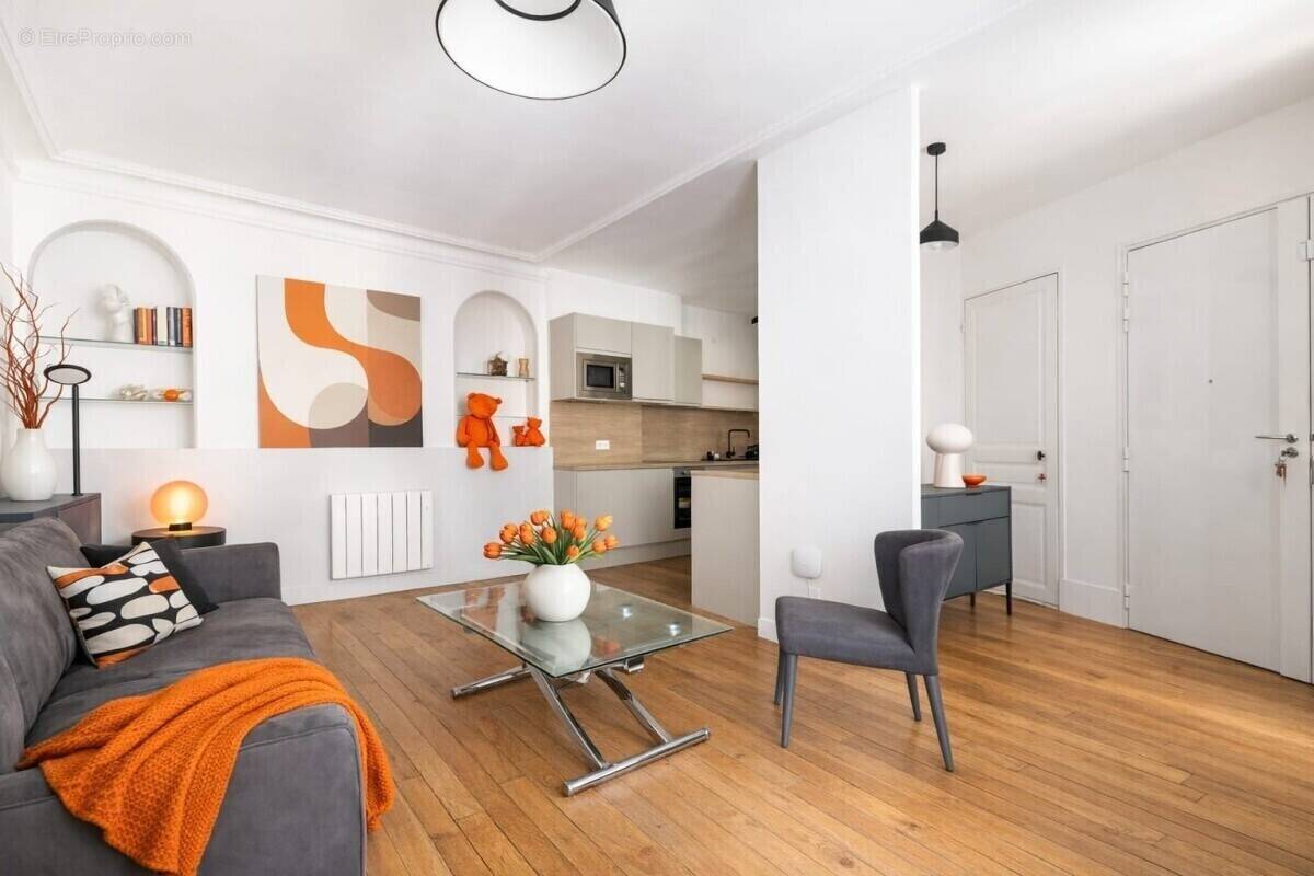 Appartement à PARIS-10E