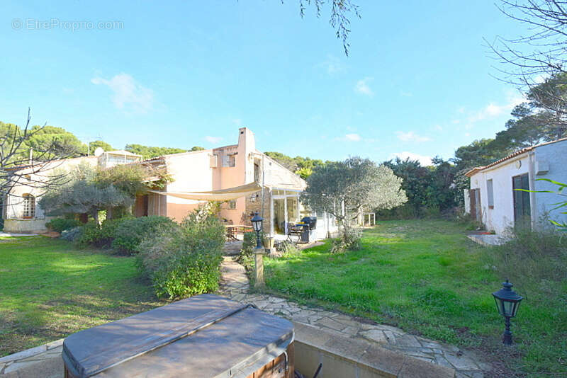 Maison à ENSUES-LA-REDONNE