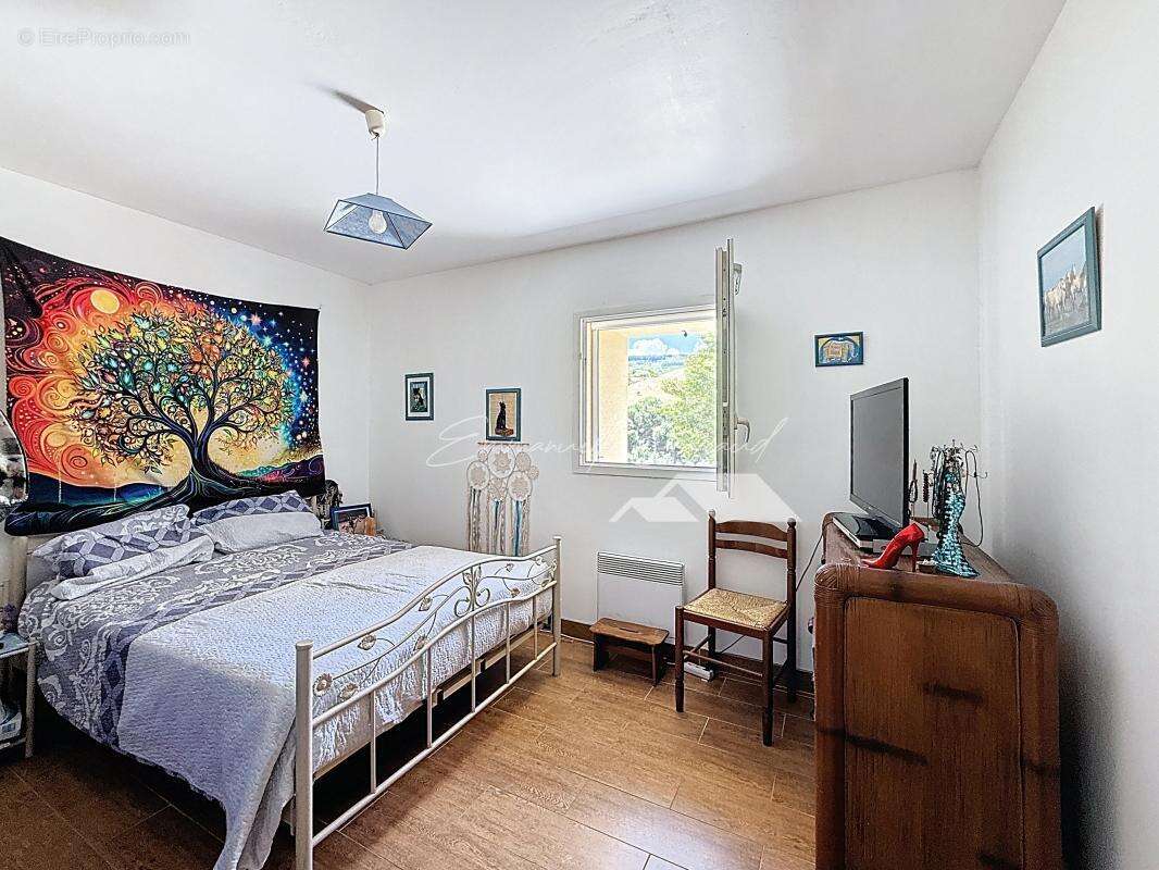 Maison à SAINTE-EULALIE-DE-CERNON