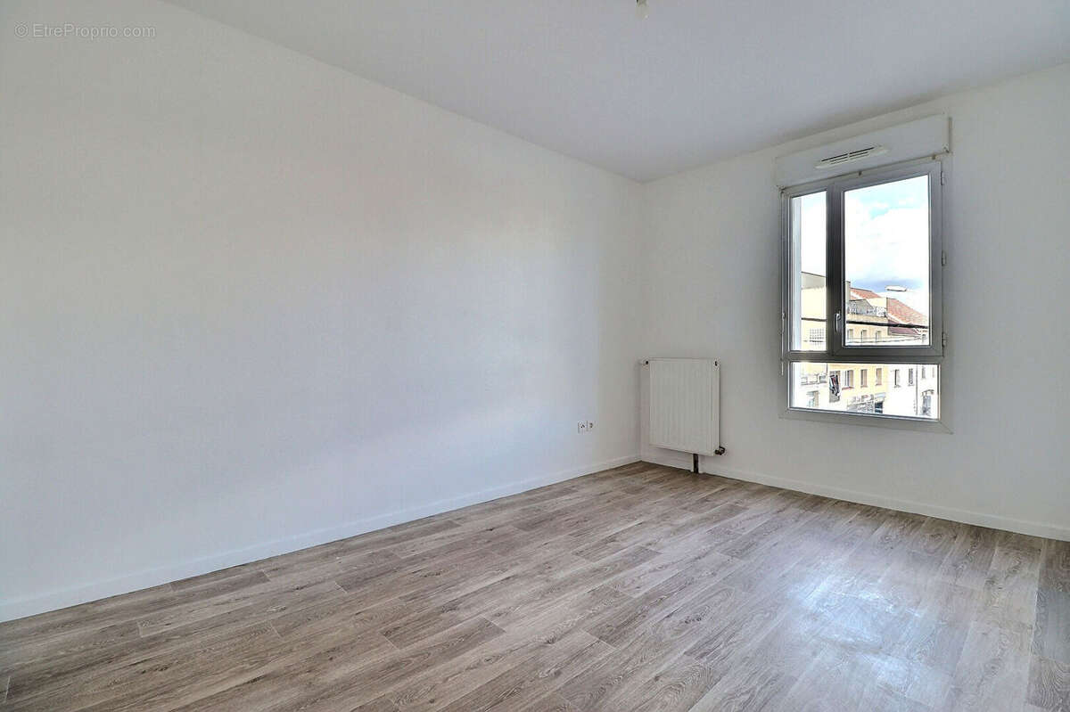 Appartement à AUBERVILLIERS