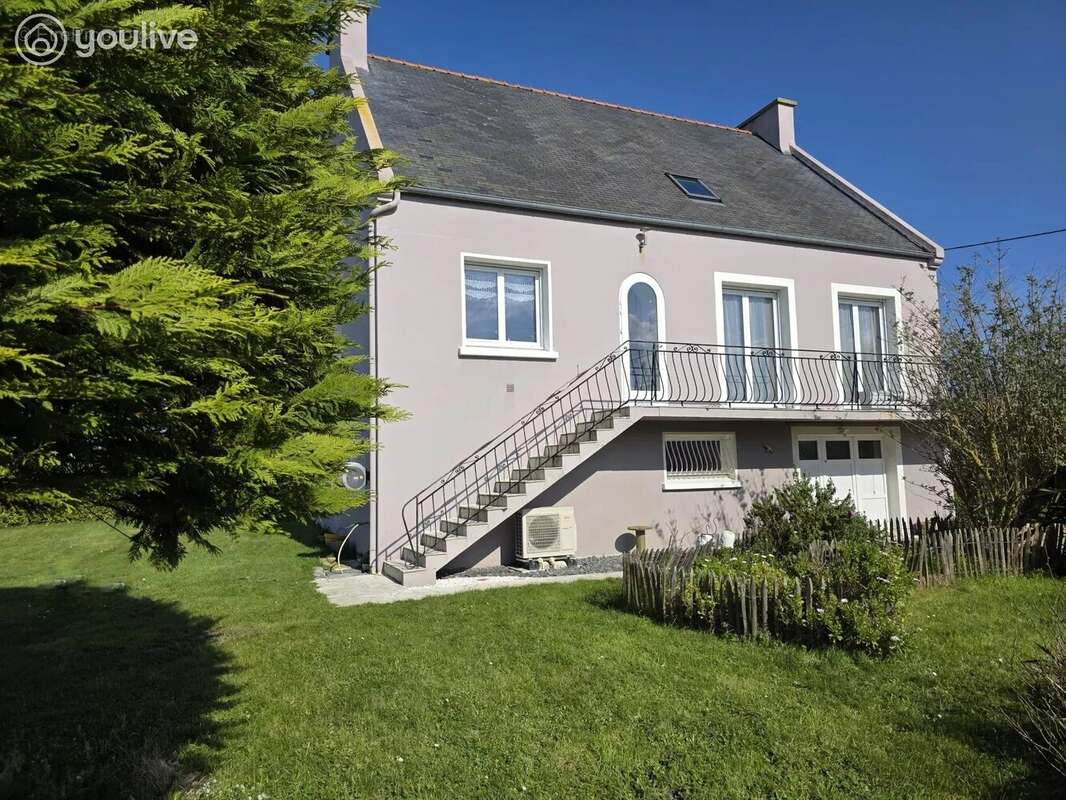 Maison à PLOUGUERNEAU