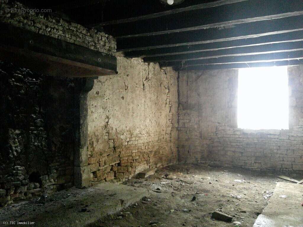 Maison de Campagne Avec Dépendances. Investissement Potentiel - photo 23