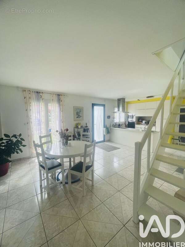 Photo 3 - Maison à SAINT-PRYVE-SAINT-MESMIN