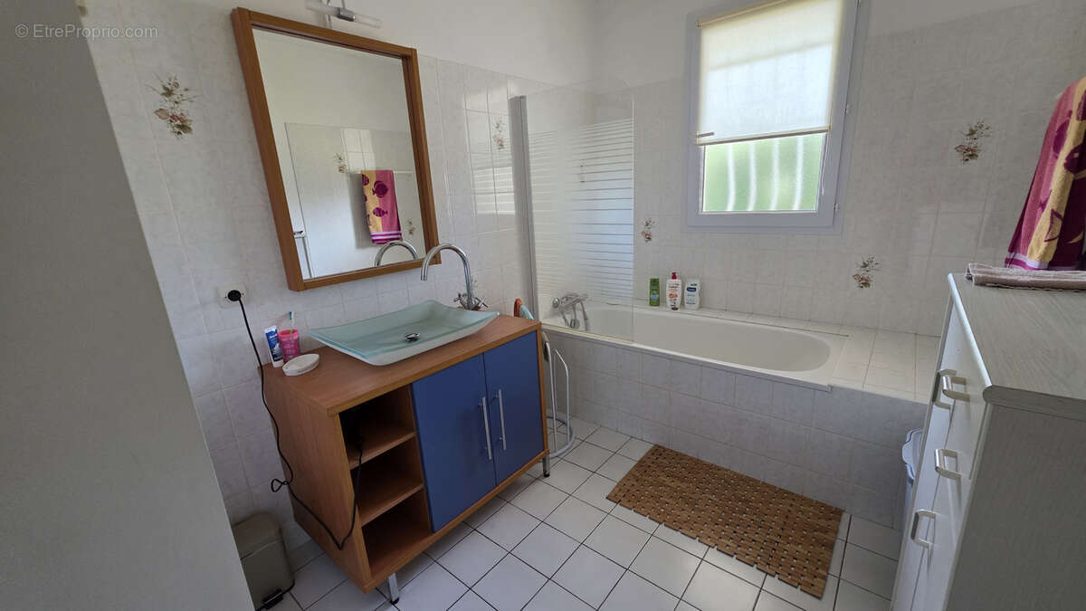 Maison à LA BREE-LES-BAINS