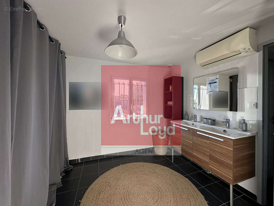 Commerce à LE PASSAGE