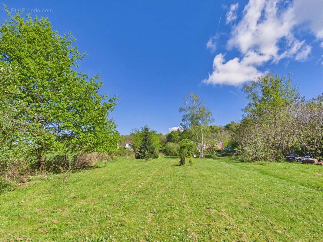 Charmante maison en pierre avec un terrain de 6 000 m² - photo 2