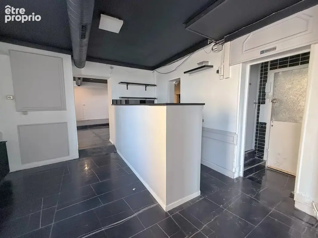 Local commercial + appartement + cave - photo 6