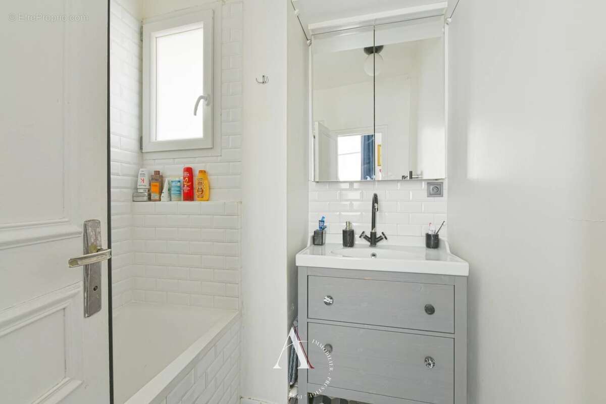 Appartement à PARIS-18E