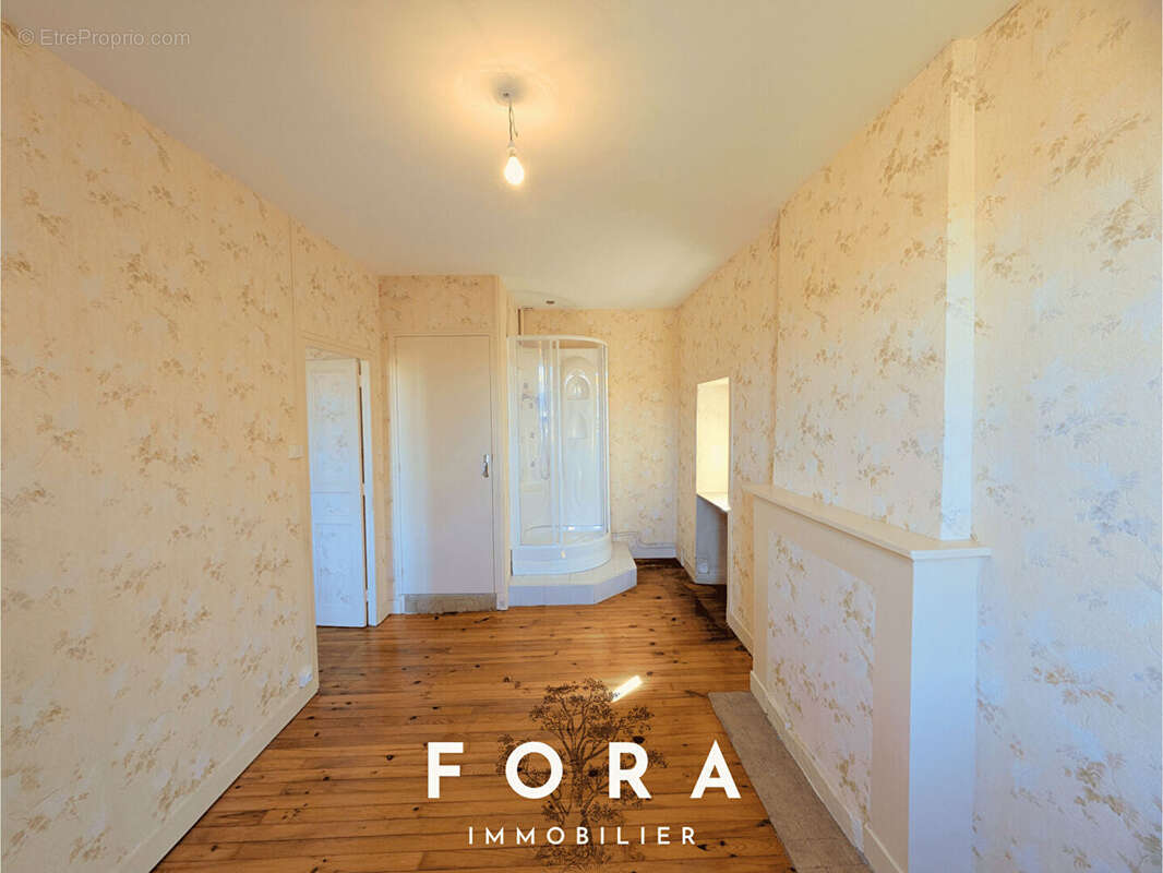 Maison à PONT-D&#039;OUILLY