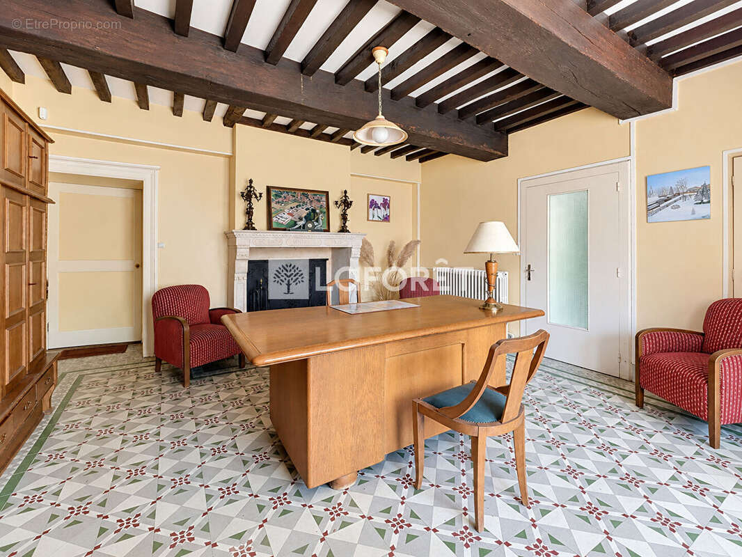 Maison Velesmes Echevanne 8 pièce(s) 299.5 m2 - photo 3