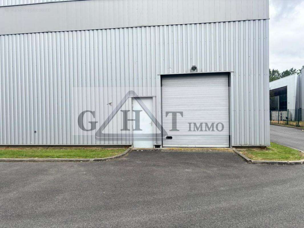 Entrepot bureaux 21!00 m² a la vente a créteil - photo 2