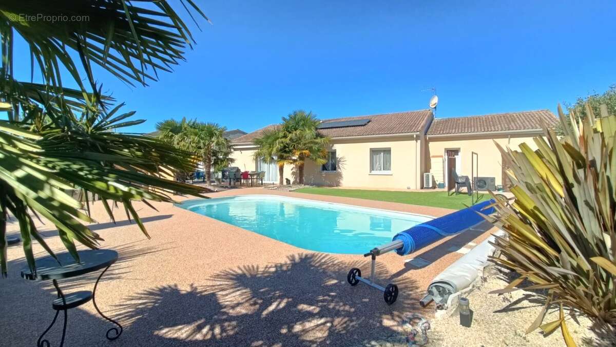 Maison à NEUVILLE-DE-POITOU