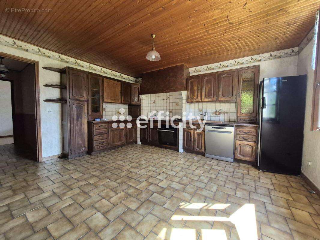 Maison 132 m² à Chabrac  - photo 3