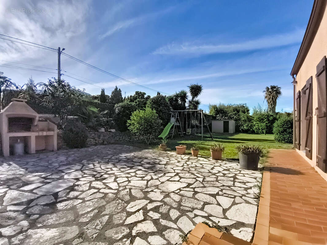 Maison à LAROQUE-DES-ALBERES