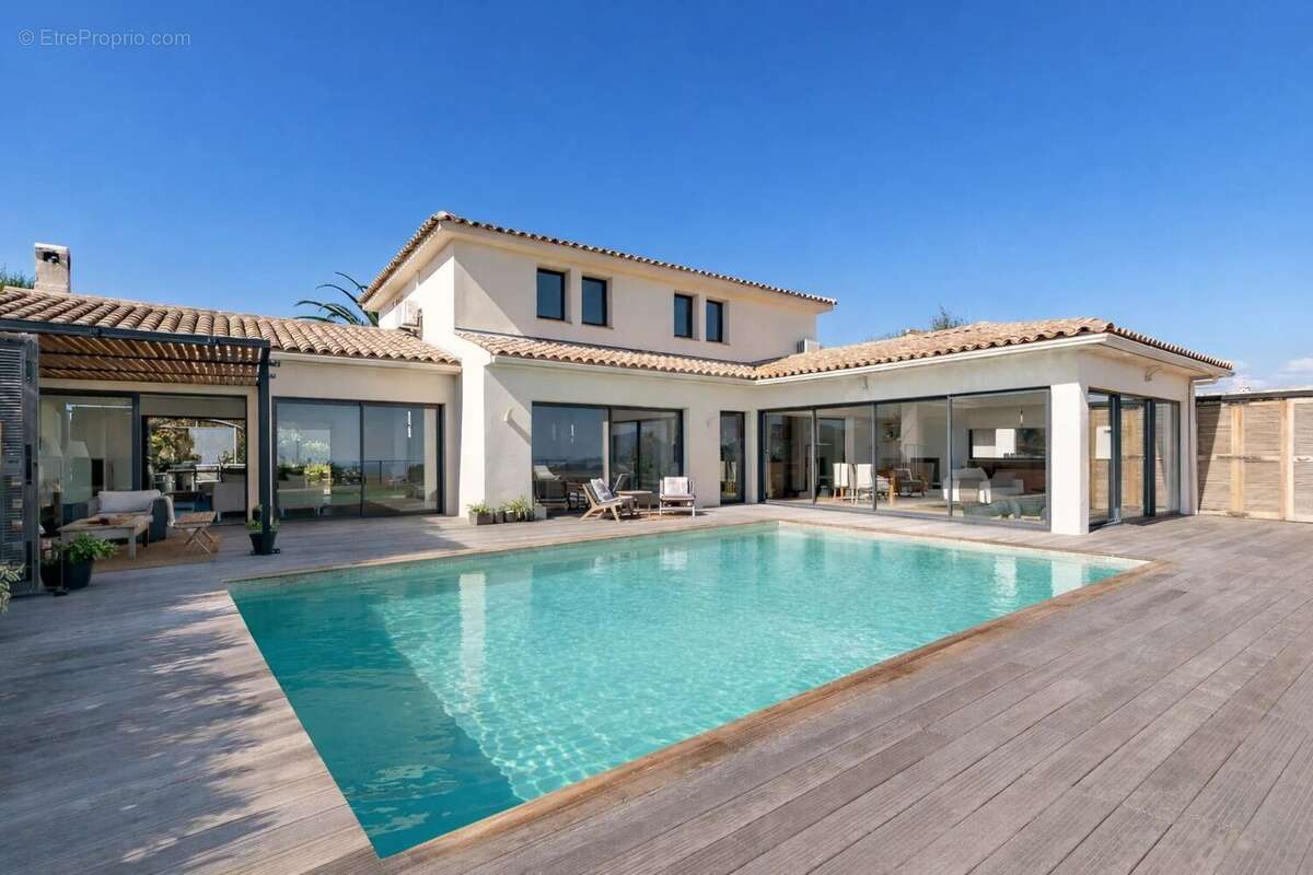 Maison à LES ADRETS-DE-L'ESTEREL