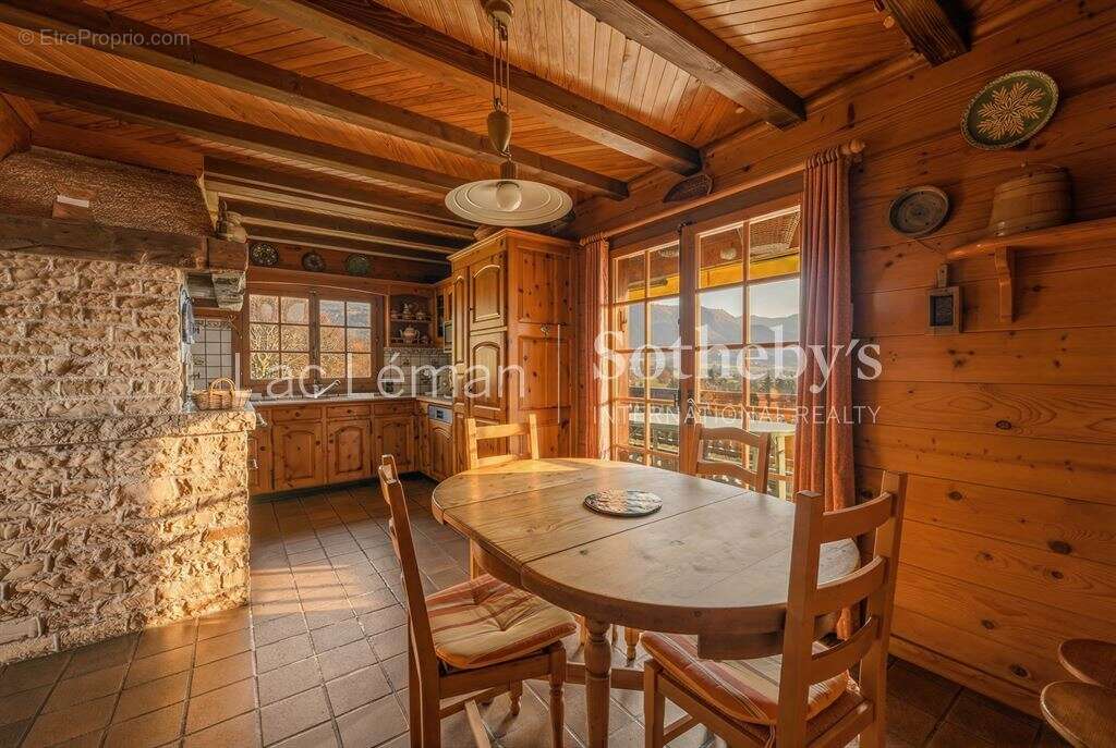 Chalet authentique avec vue panoramique – Propriété de 1,2 hectare - photo 5