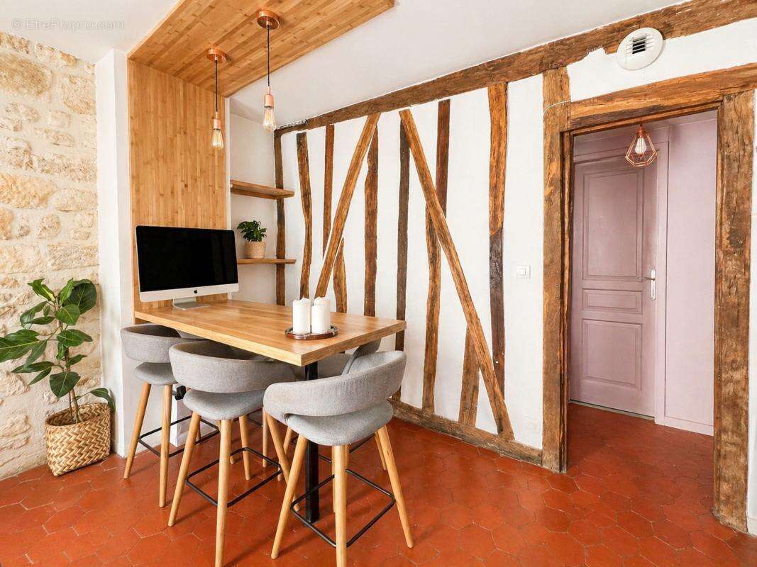 Appartement à PARIS-3E