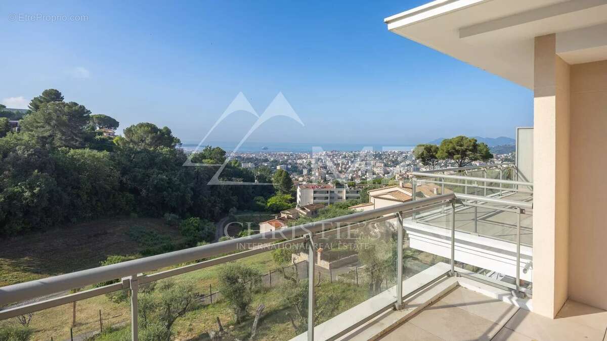 Appartement à LE CANNET