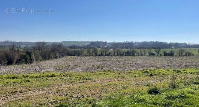 Terrain à COMMES
