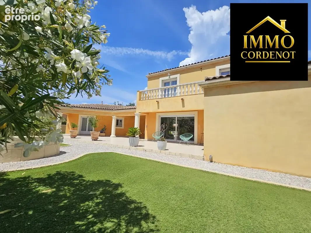 Photo Maison à Meounes-Les-Montrieux au prix de 884 000€