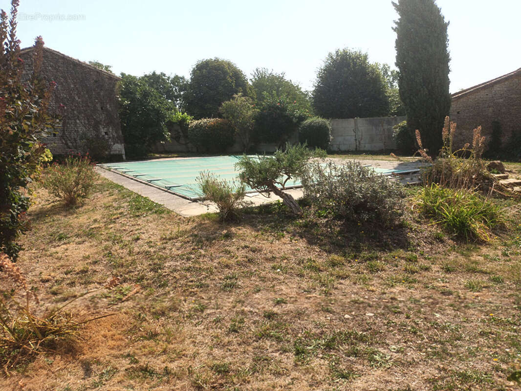 Maison à CHAMPAGNE-LE-SEC