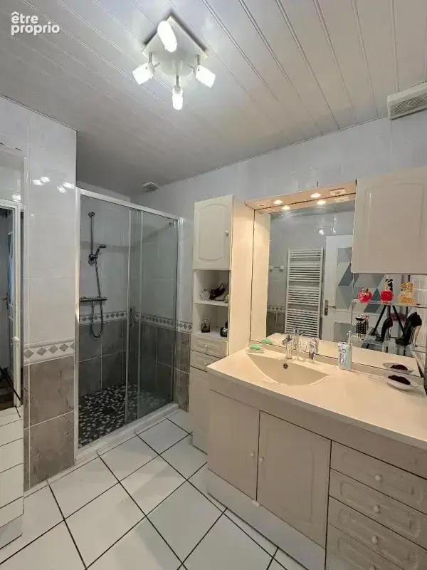 Maison 5 pièces 140 m2 avec dépendances - photo 9