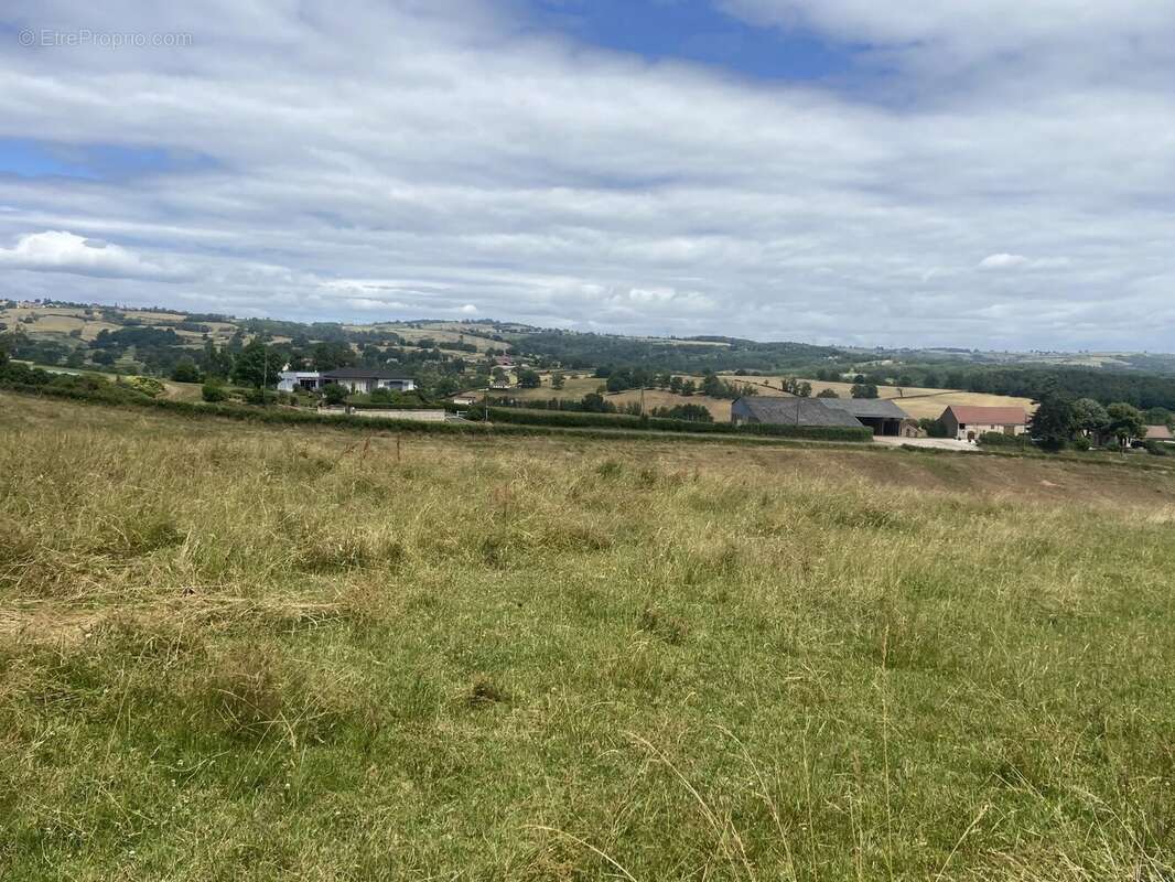 Terrain à ESSERTENNE
