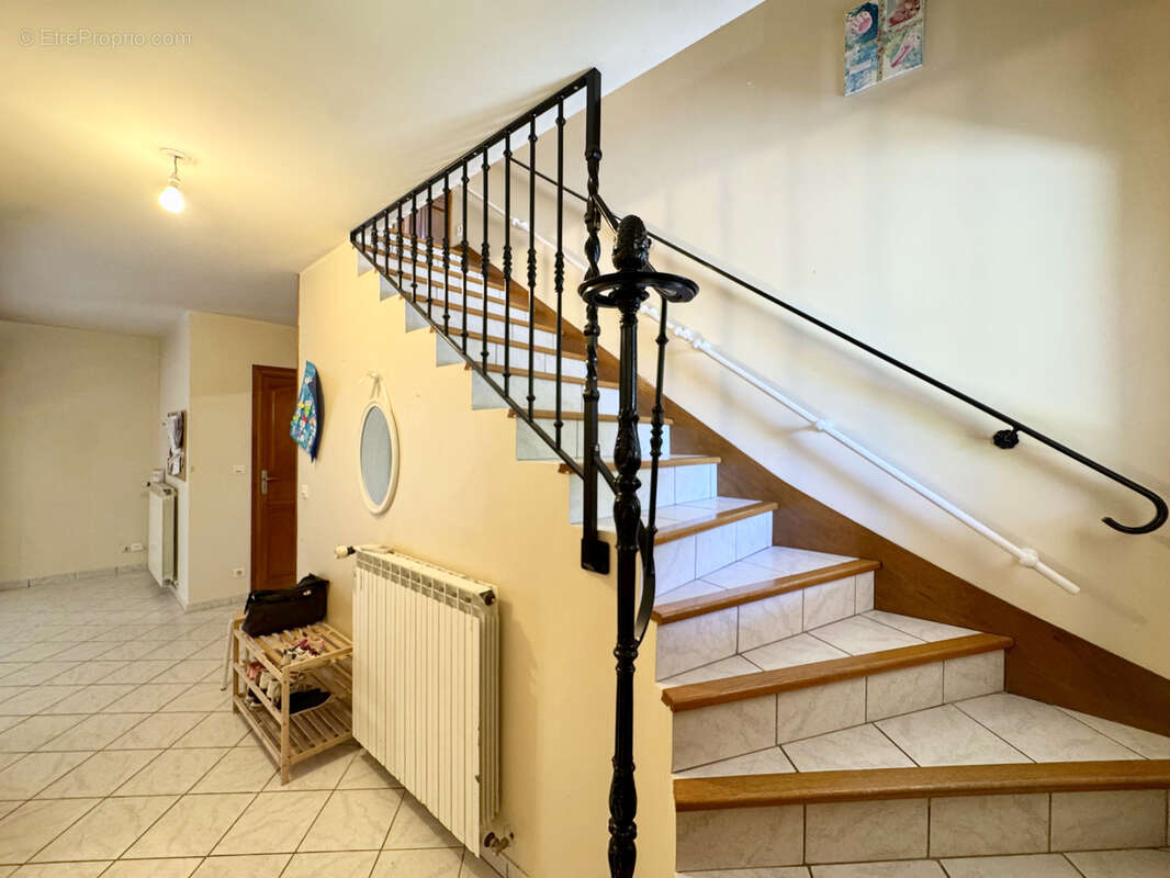 Maison à COULOMMIERS