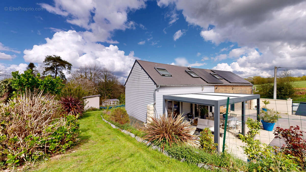 Maison à REFFUVEILLE