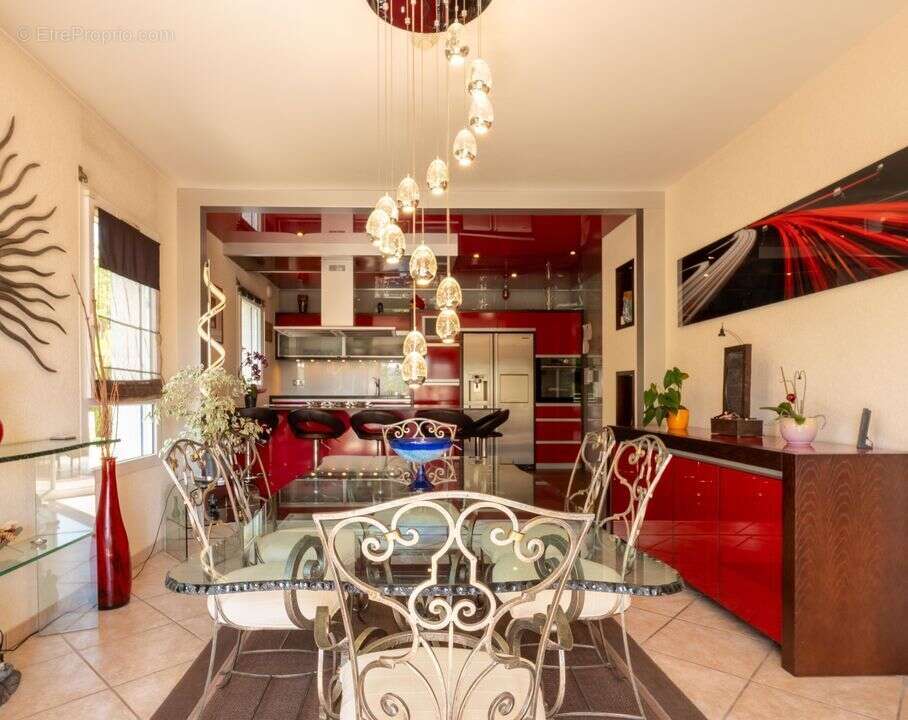 Maison à VETRAZ-MONTHOUX