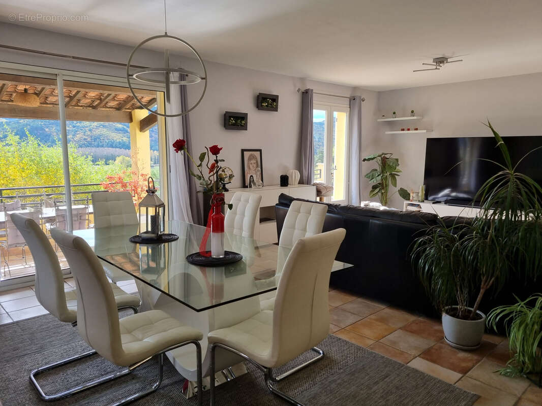 Maison à MALLEMOISSON