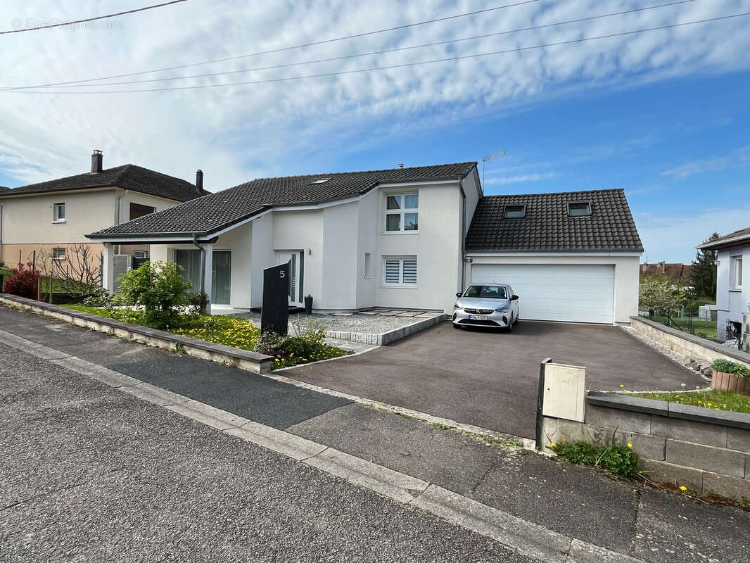 Maison à PUTTELANGE-AUX-LACS