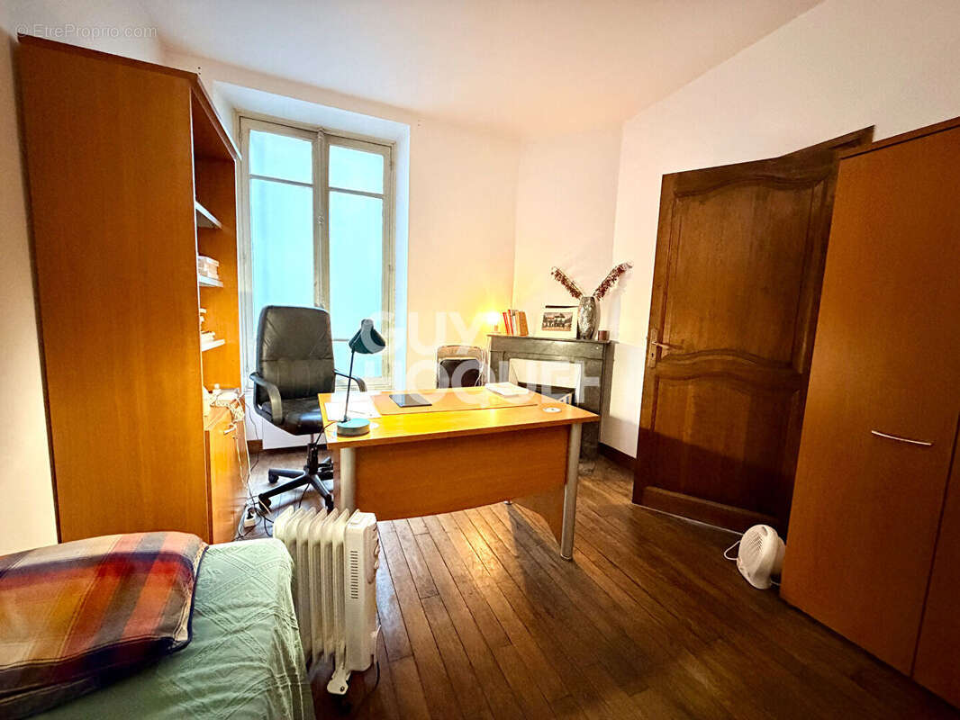 Commerce à CORBEIL-ESSONNES