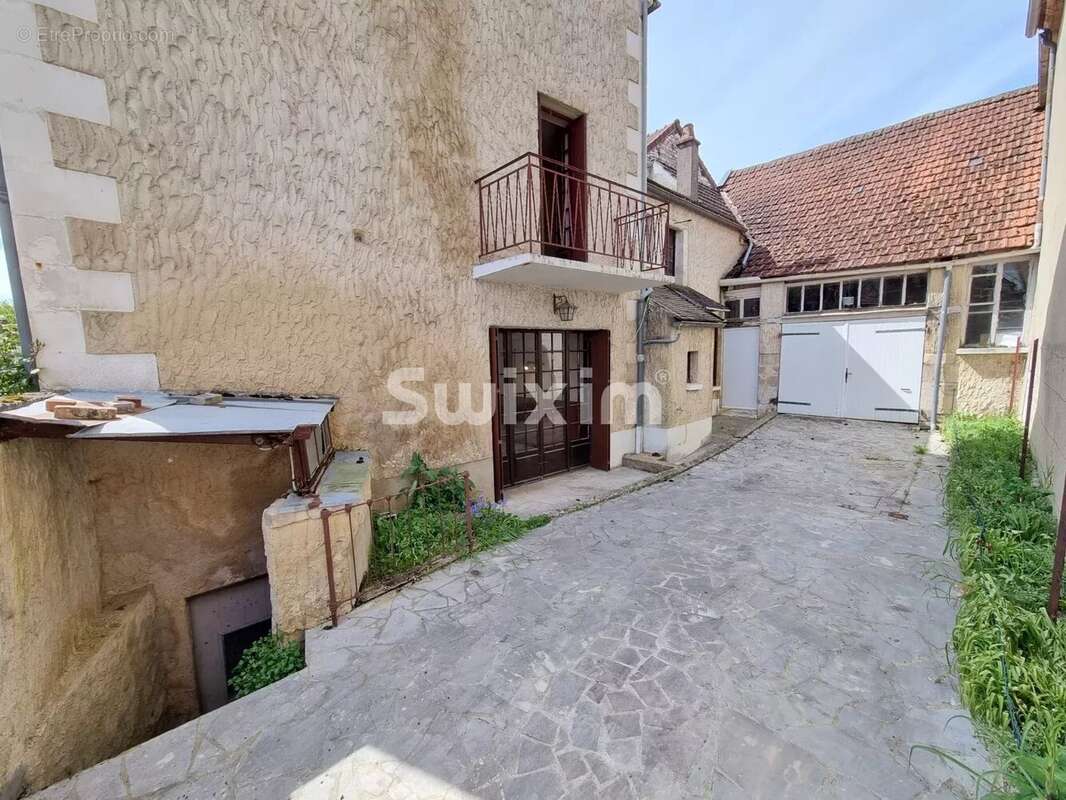 Maison à COURSON-LES-CARRIERES