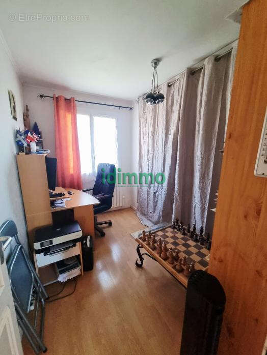 A voir Le Muy en impasse jolie maison F5 de 126m terrasse garage 250m terrain plat et clos 390000€ dpe b - photo 19