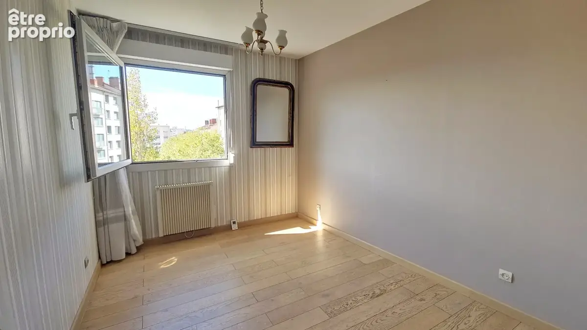MONPLAISIR/LUMIERE   T4 de 78 m2 - 2 Chambres   Double extérieur   Grand Garage - photo 16