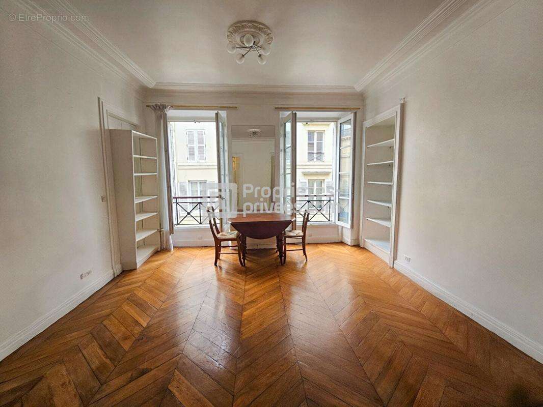 Appartement à PARIS-9E