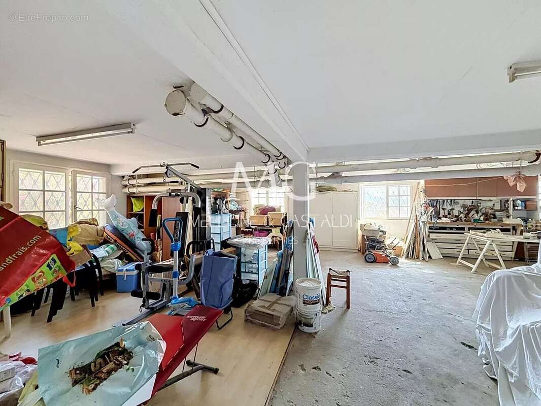Cannes - immeuble a renover / transformer - photo 7