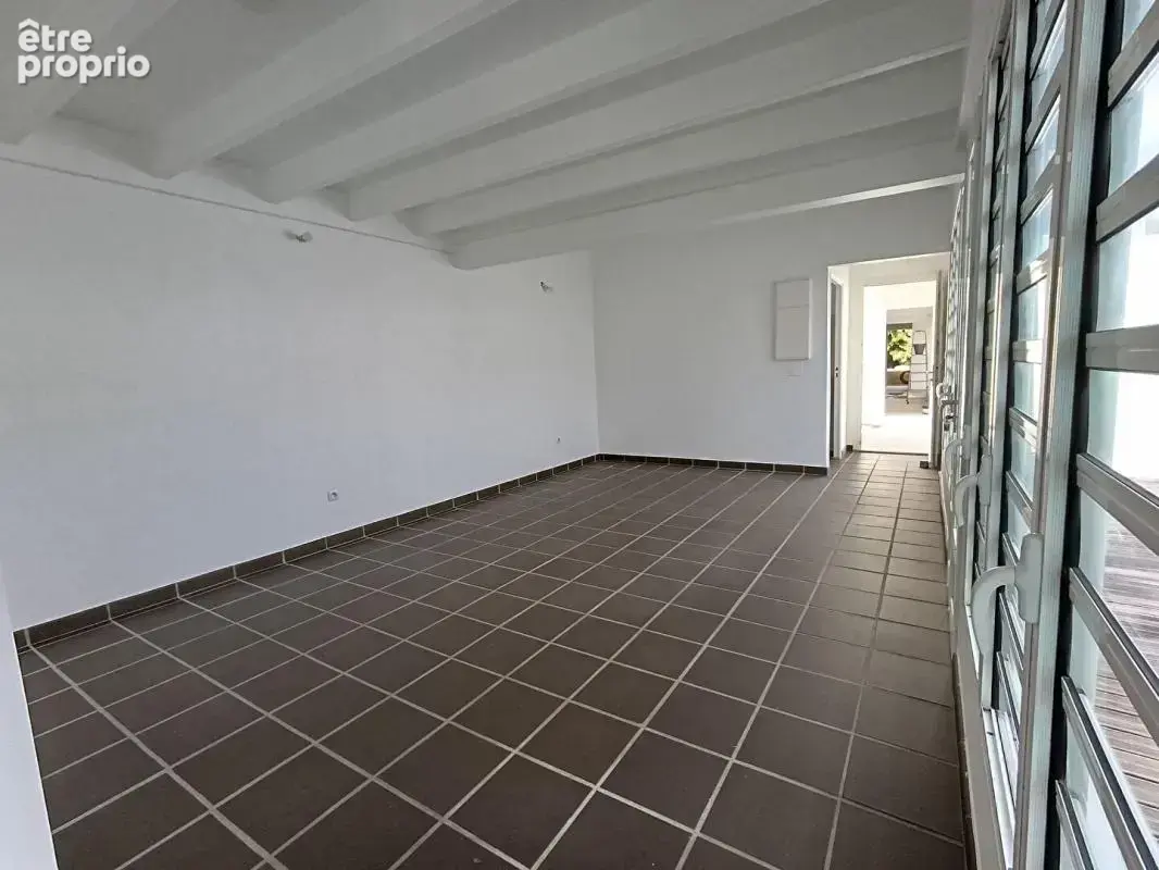 Duplex F4  160 m2 -Jardin piscinable - Résidence sécurisée - 800m plage Trois ilets - photo 8