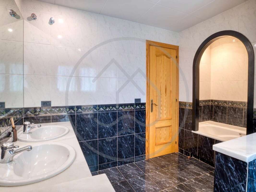 Photo 2 - Maison à LA ROCHELLE