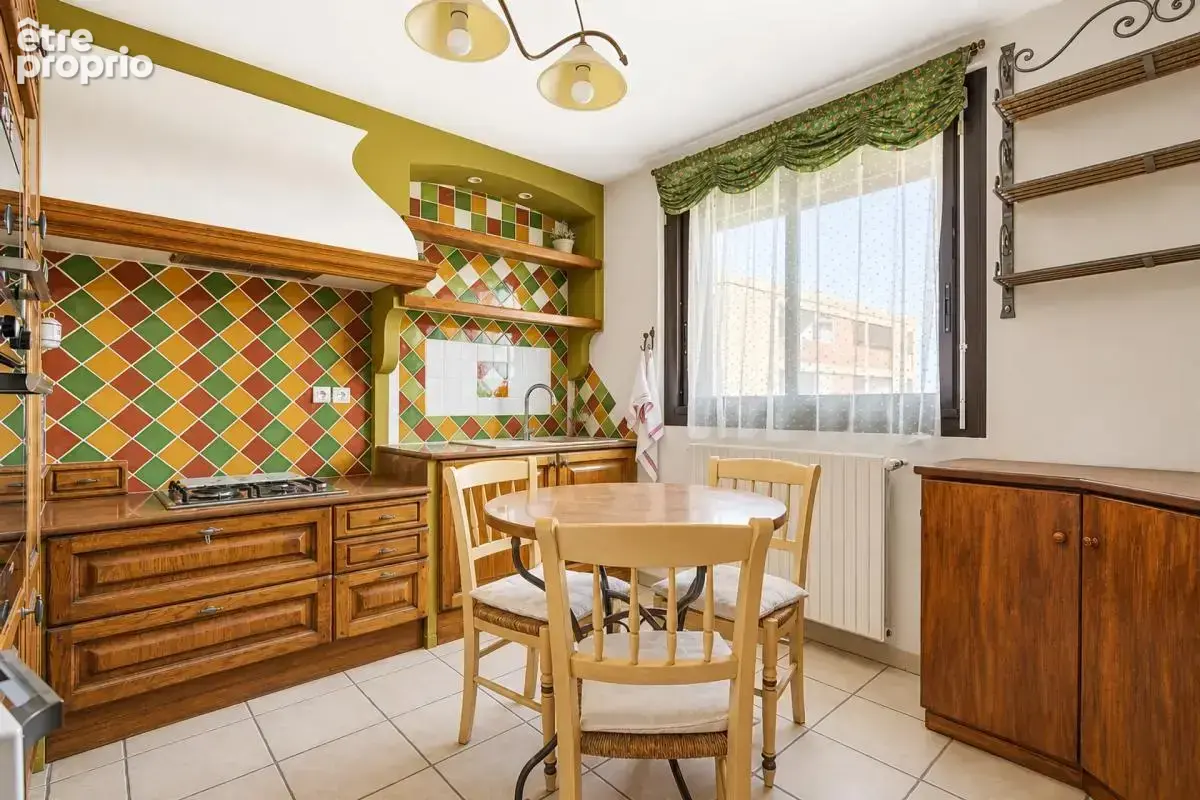 Maison 7 pièces de 238 m² à Gignac-la-Nerthe - photo 8