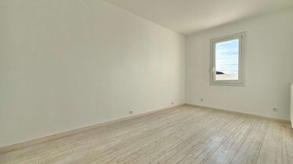 Maison à SAINT-PIERRE-DU-PERRAY