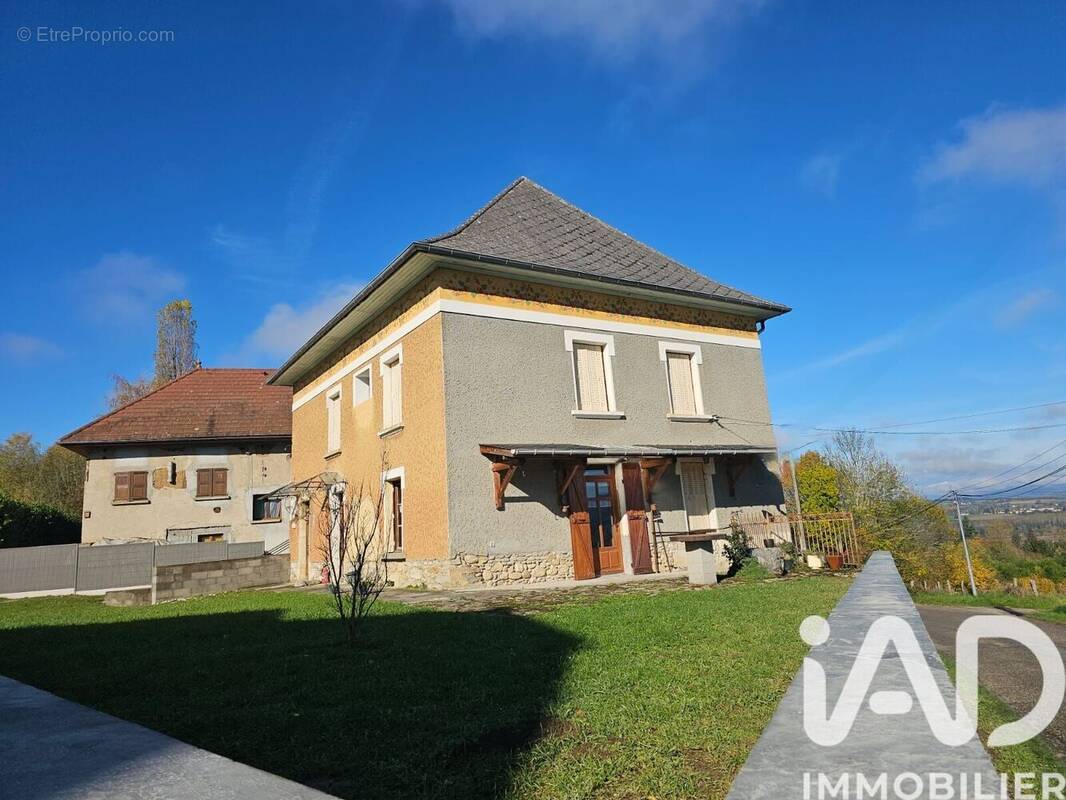 Photo 1 - Maison à SAINT-JEAN-D'AVELANNE