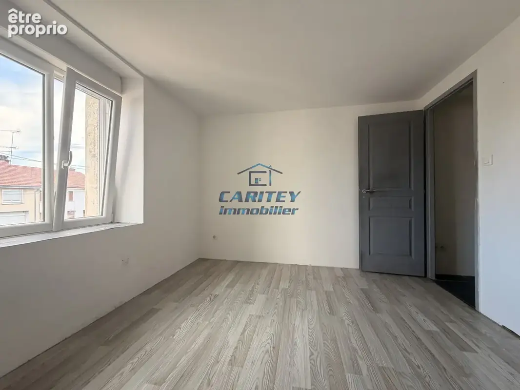 Maison de village   5 chambres   Terrain clos de 255 m2   Saint-Sauveur - photo 9