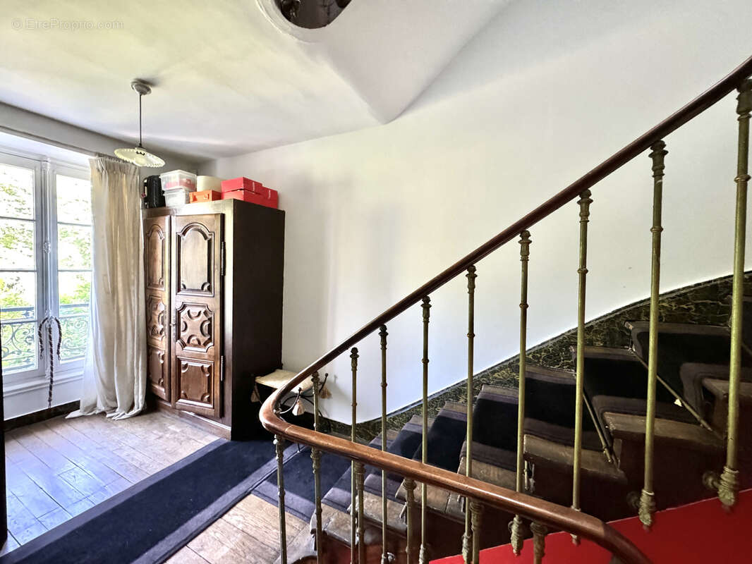 Appartement à CHARENTON-LE-PONT