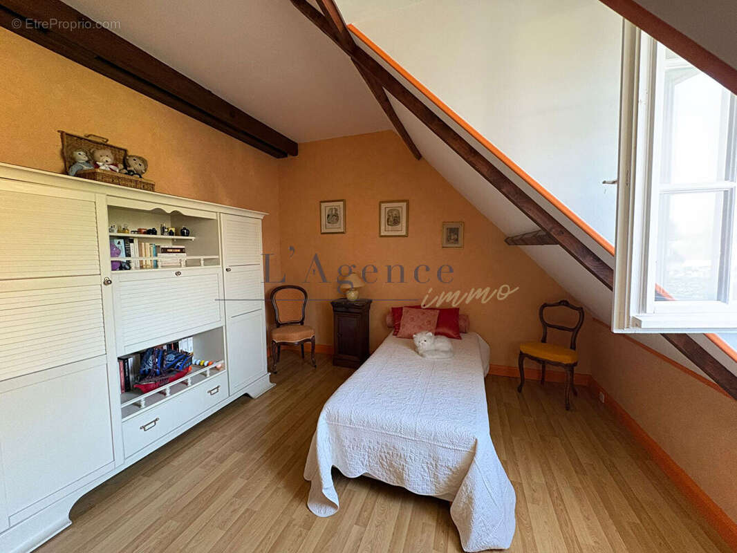 Maison à AVILLY-SAINT-LEONARD