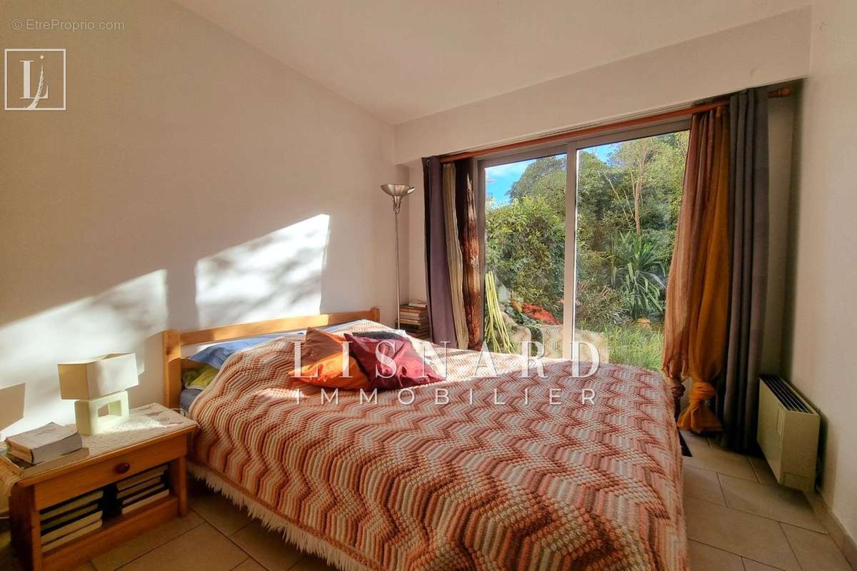 Appartement à VALLAURIS