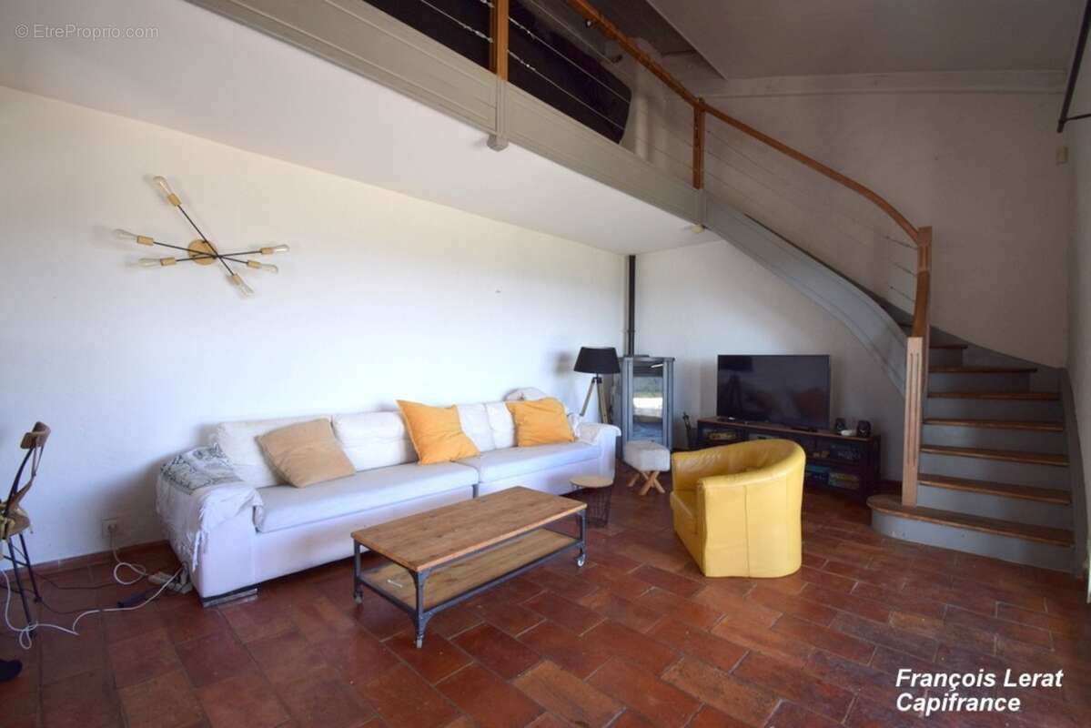 Maison à vendre 7 pièces MANOSQUE (04) - Quartier La Rochette - 169 m² habitable - 4 chambres - Piscine - Garage - 647 000 € hon - photo 5