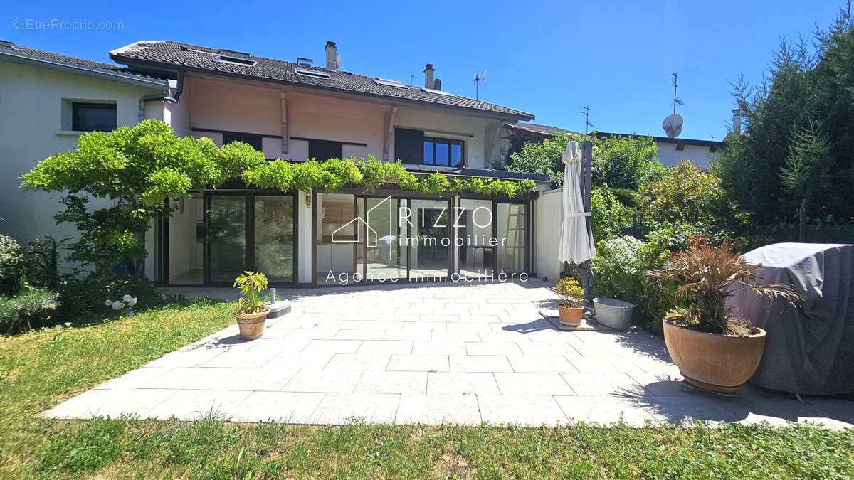 Appartement à DIVONNE-LES-BAINS